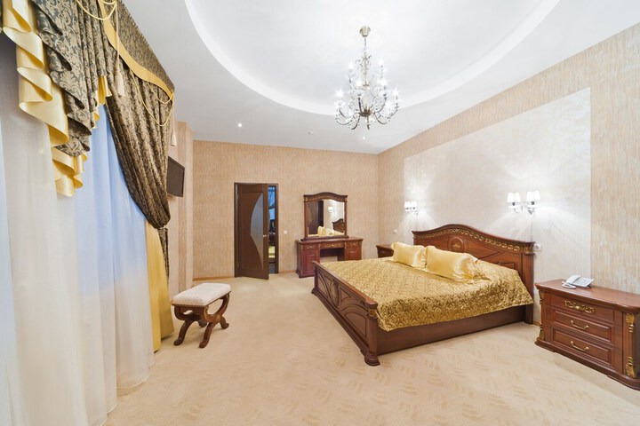 Room 9 of 36