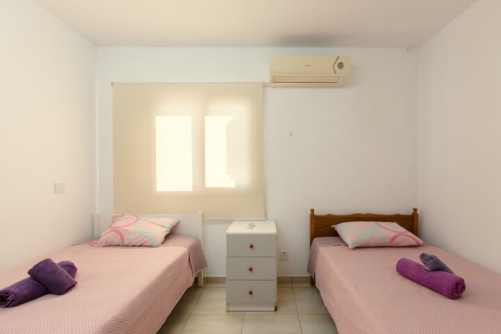 Room 53 of 63