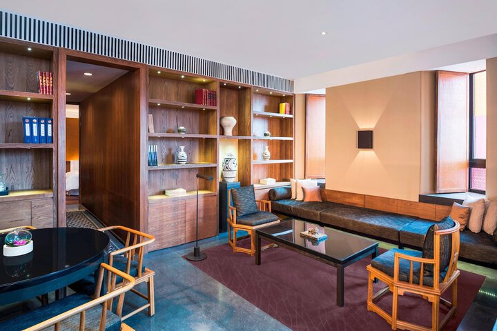 Room 4 of 65