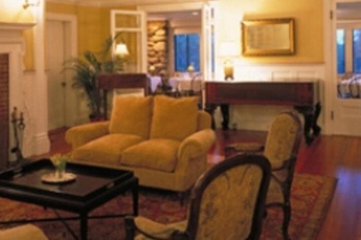 Photo of THE MANOR INN