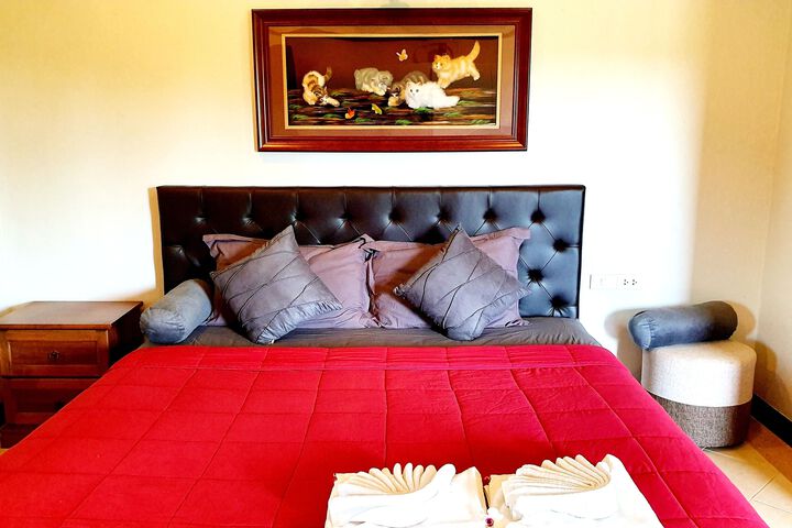 Room 80 of 97