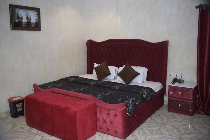Room 37 of 63