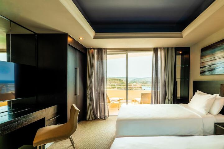 Room 92 of 233