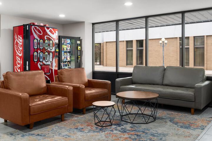 Entrance & Lobby