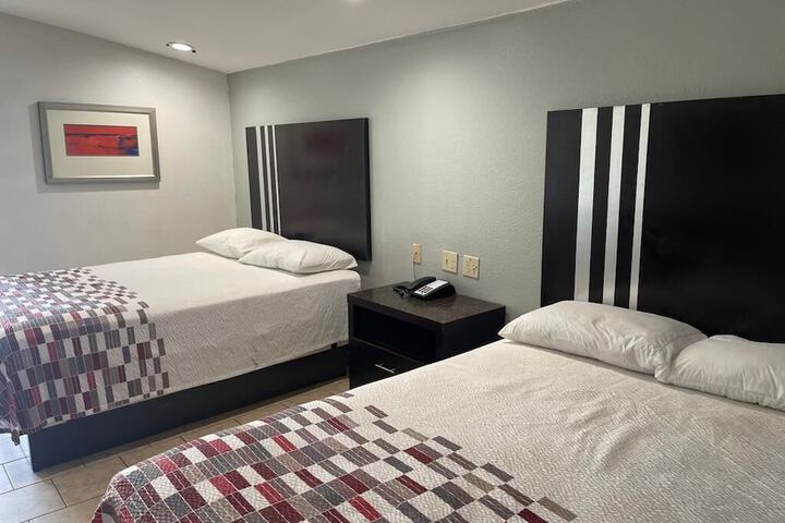 Room 9 of 17