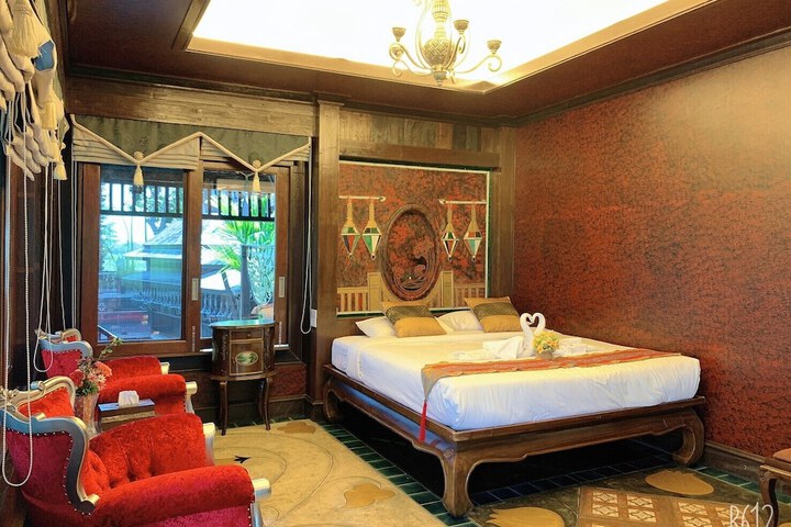 Room 34 of 100