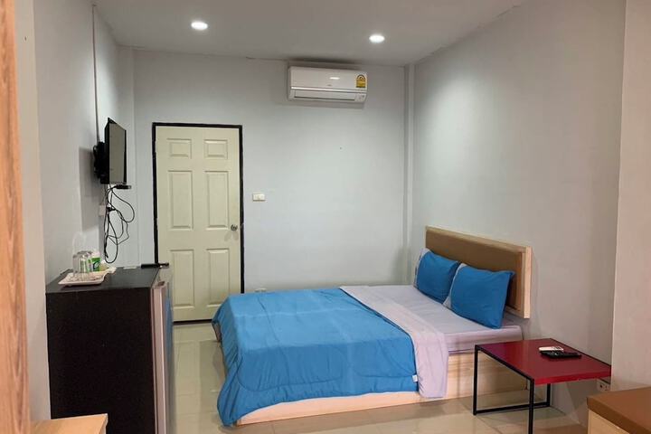 Room 27 of 195