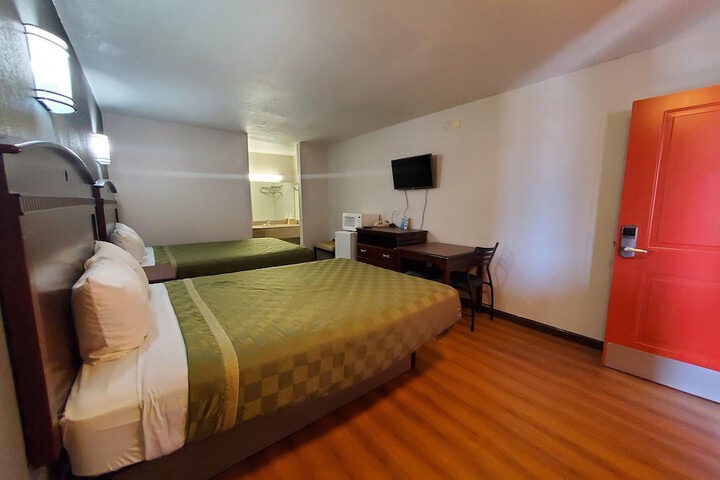 Room 4 of 43