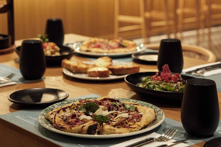 Dining 108 of 135