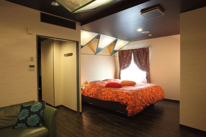 Room 4 of 56