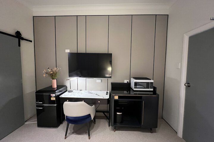 Room 33 of 63