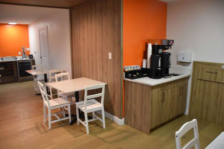 Breakfast area