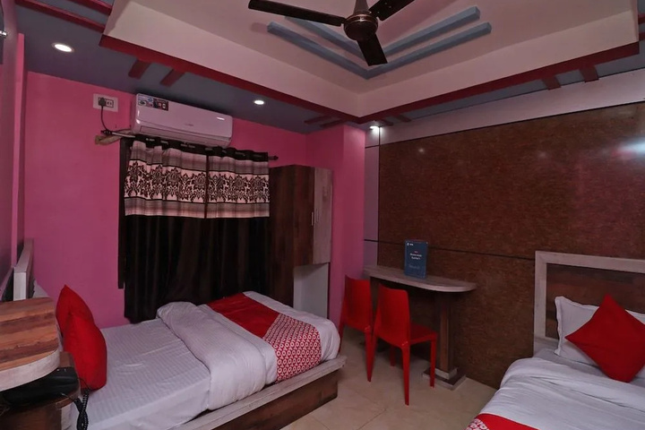 Room 6 of 14