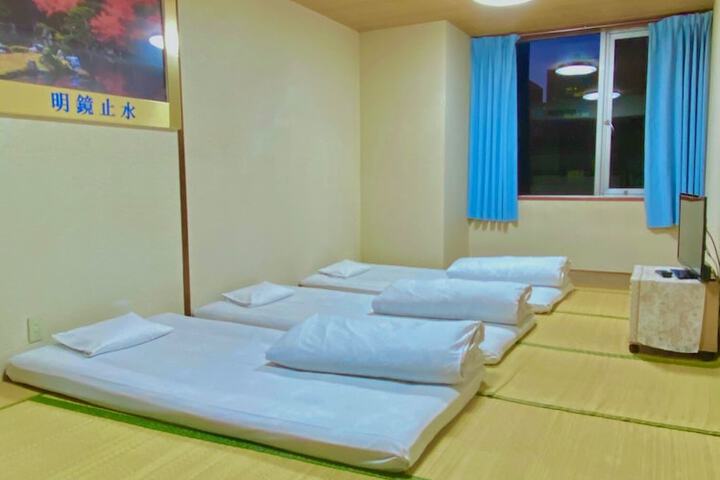 Room 17 of 48