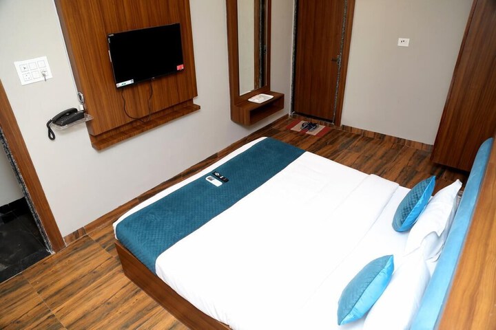 Room 14 of 34
