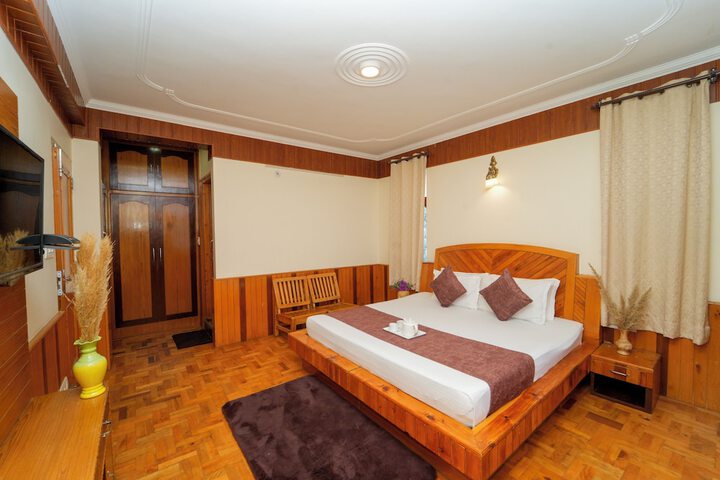Room 4 of 24