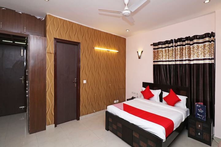 Room 11 of 23
