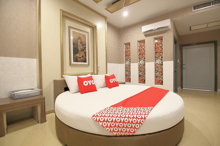 Room 16 of 33