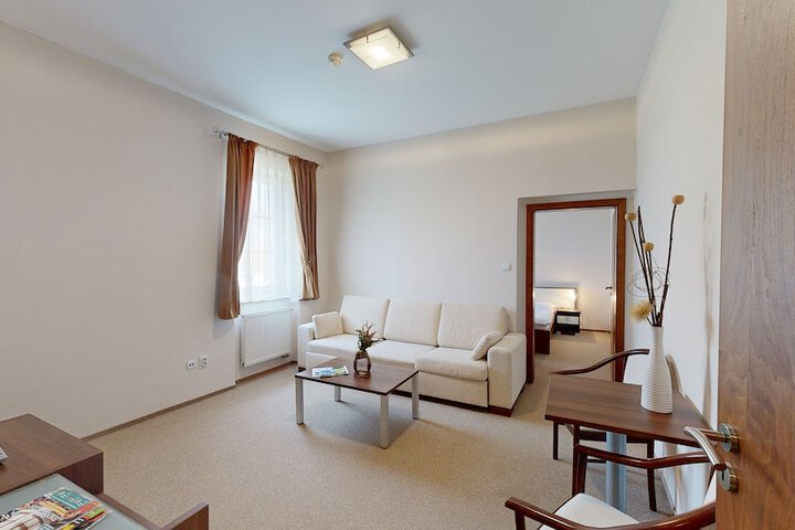 Room 21 of 35