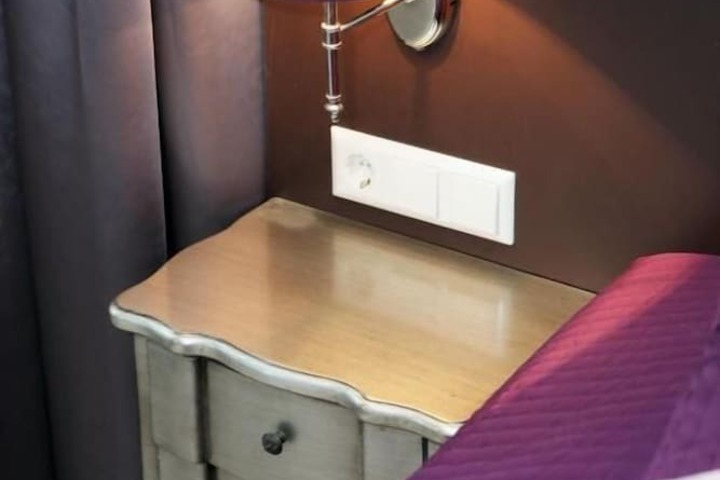 Room 4 of 27