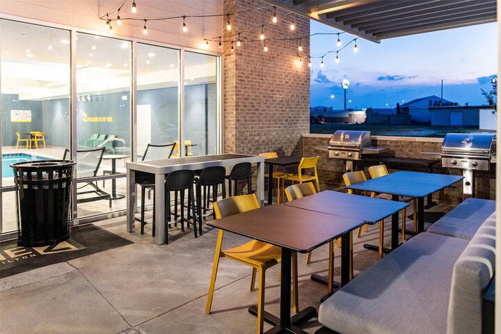 Terrace/Patio 43 of 45