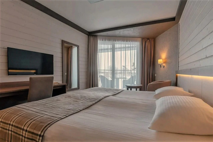 Room 8 of 10