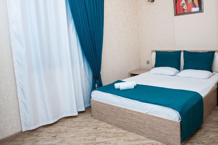 Room 4 of 36
