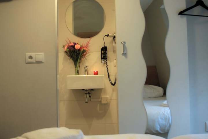 Room 63 of 132