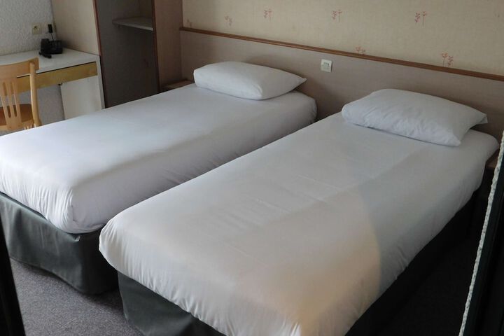 Room 18 of 33