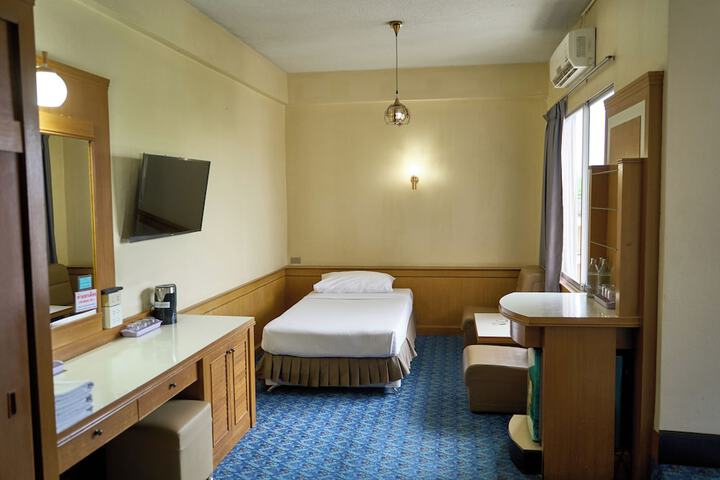 Room 10 of 39