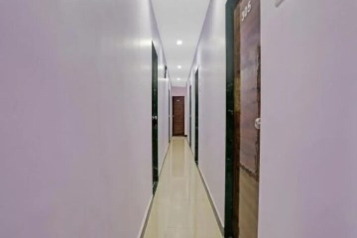 OYO 87623 Hotel Welcome