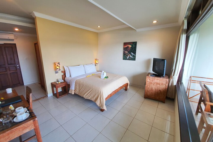 Room 28 of 106