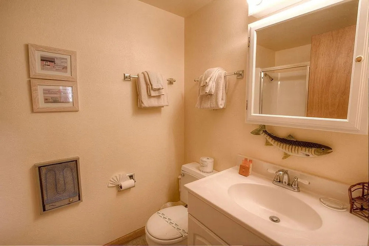 Room 5 of 12