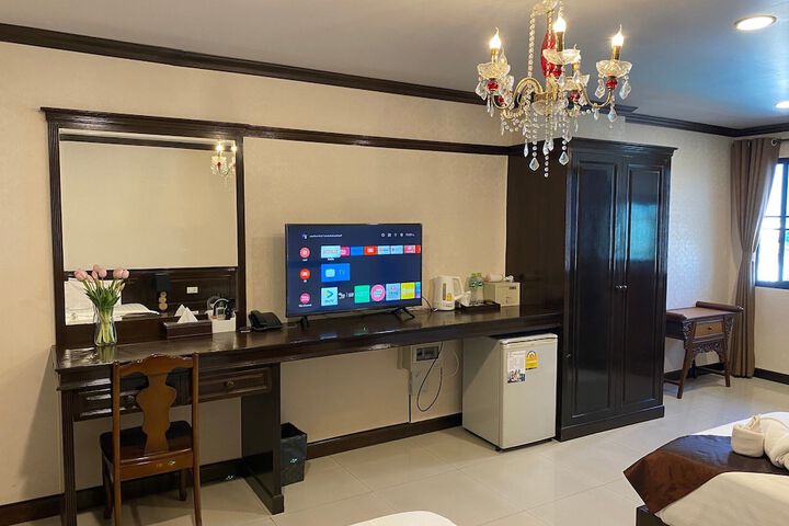 Room 10 of 19