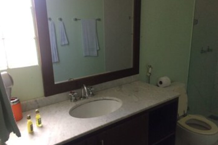 Room 16 of 65