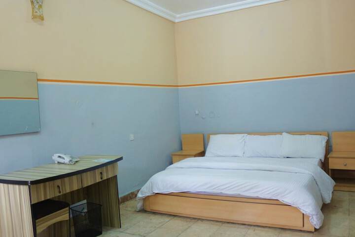 Room 12 of 26