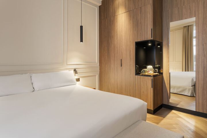 Room 9 of 61