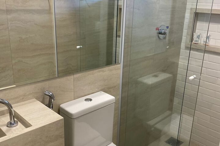Room 7 of 13