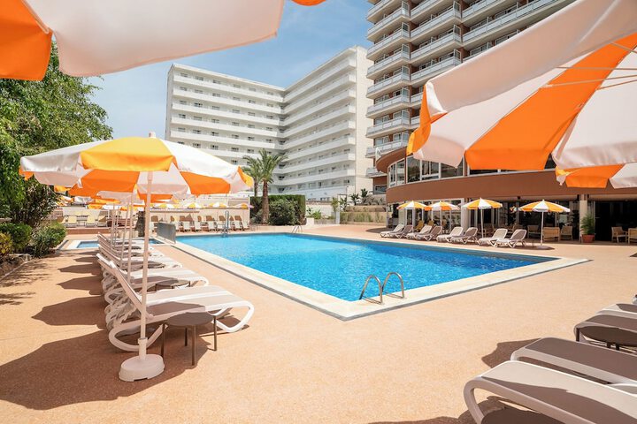 Pools & Facilities