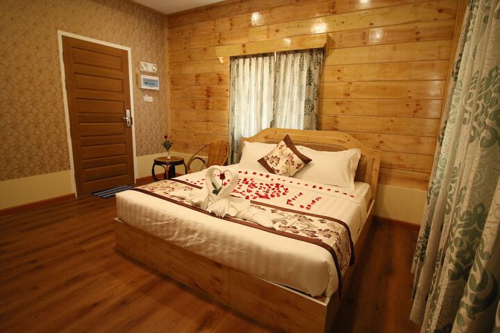 Room 8 of 14