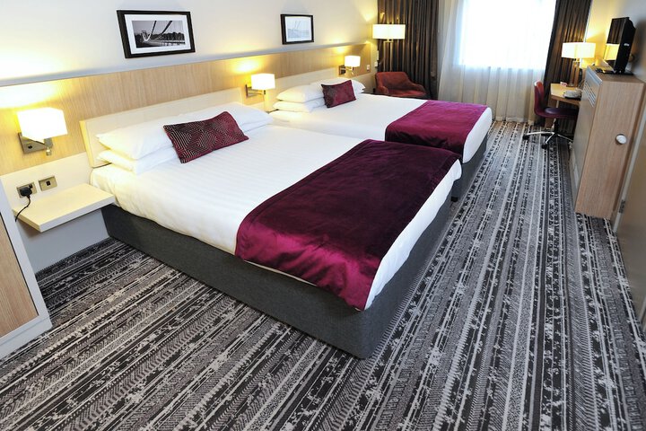 Room 8 of 38