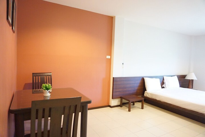 Room 16 of 52