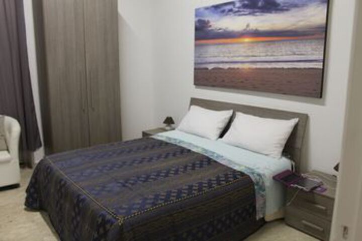 Room 21 of 38