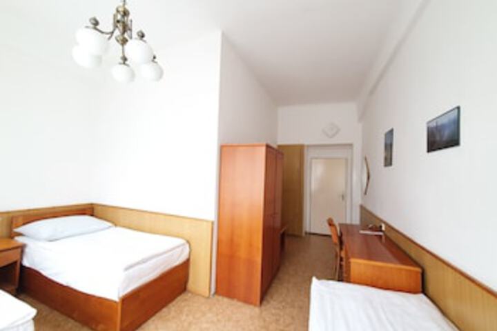 Room 166 of 324