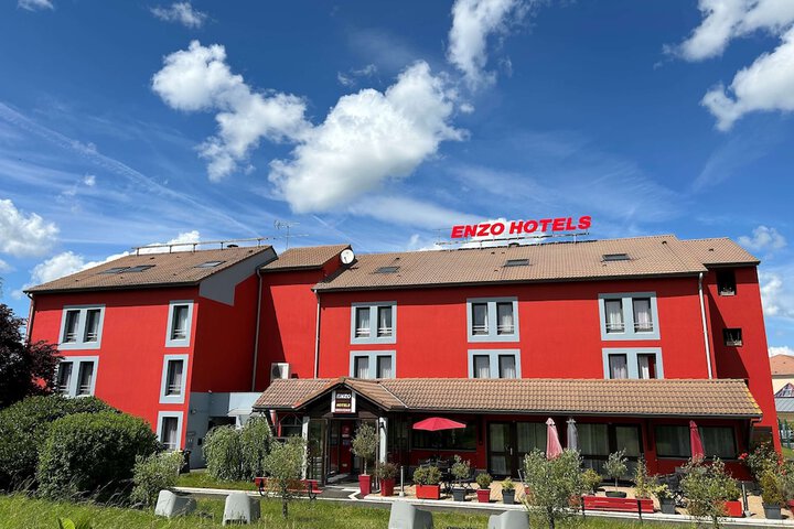Hotel Entry