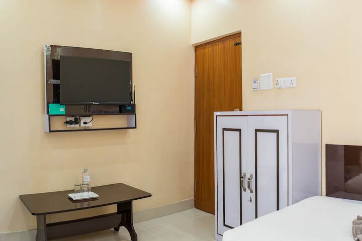 Room 5 of 94