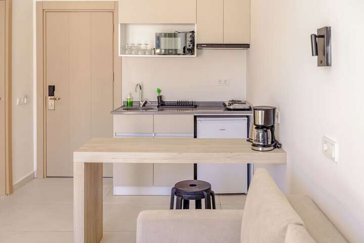 Room 45 of 185