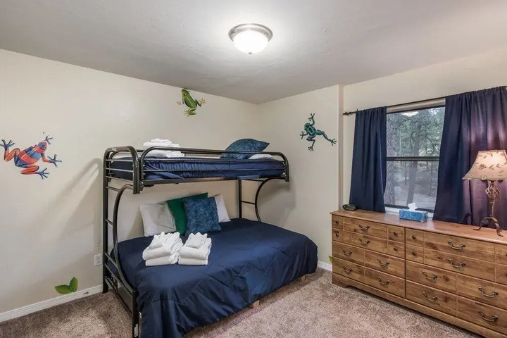 Room 6 of 14