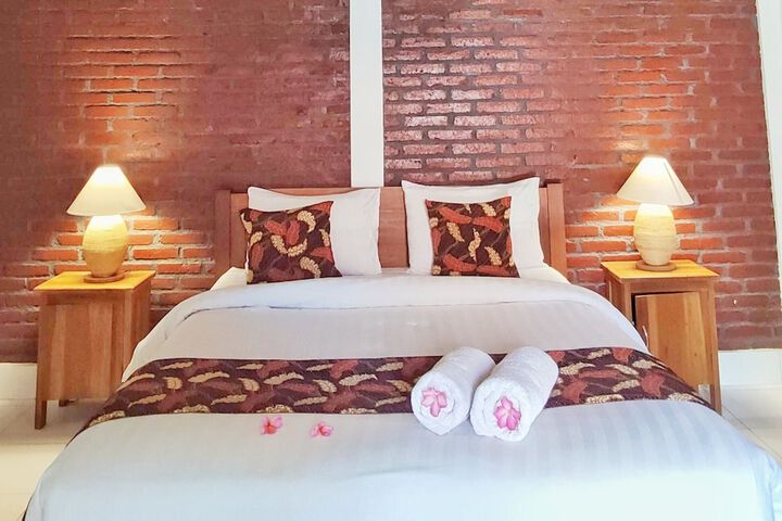 Room 3 of 44
