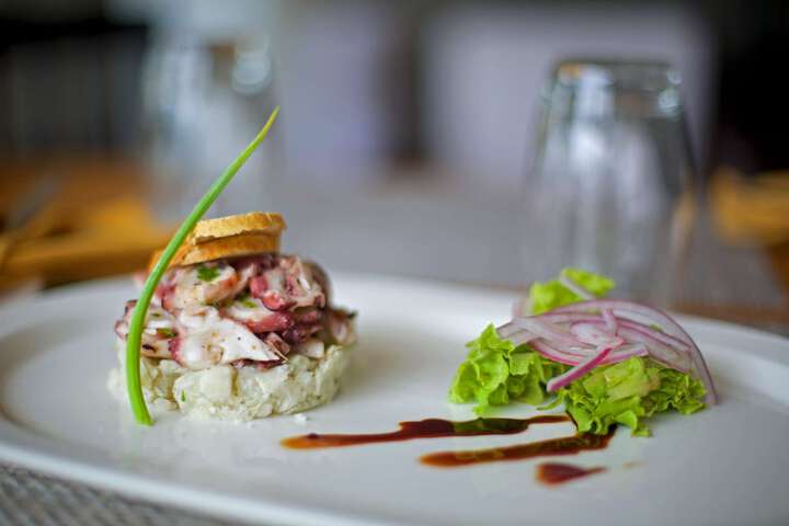 Dining 41 of 108